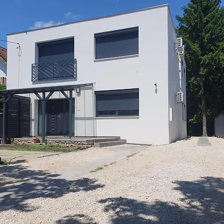 Apartament Emerald Grove *